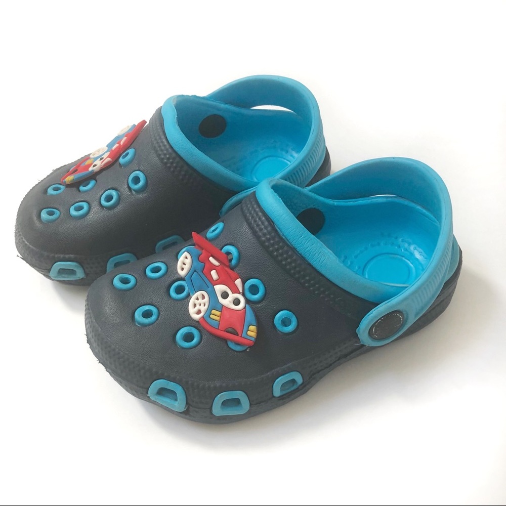 5/$25 clog style garden shoes size 6 toddler